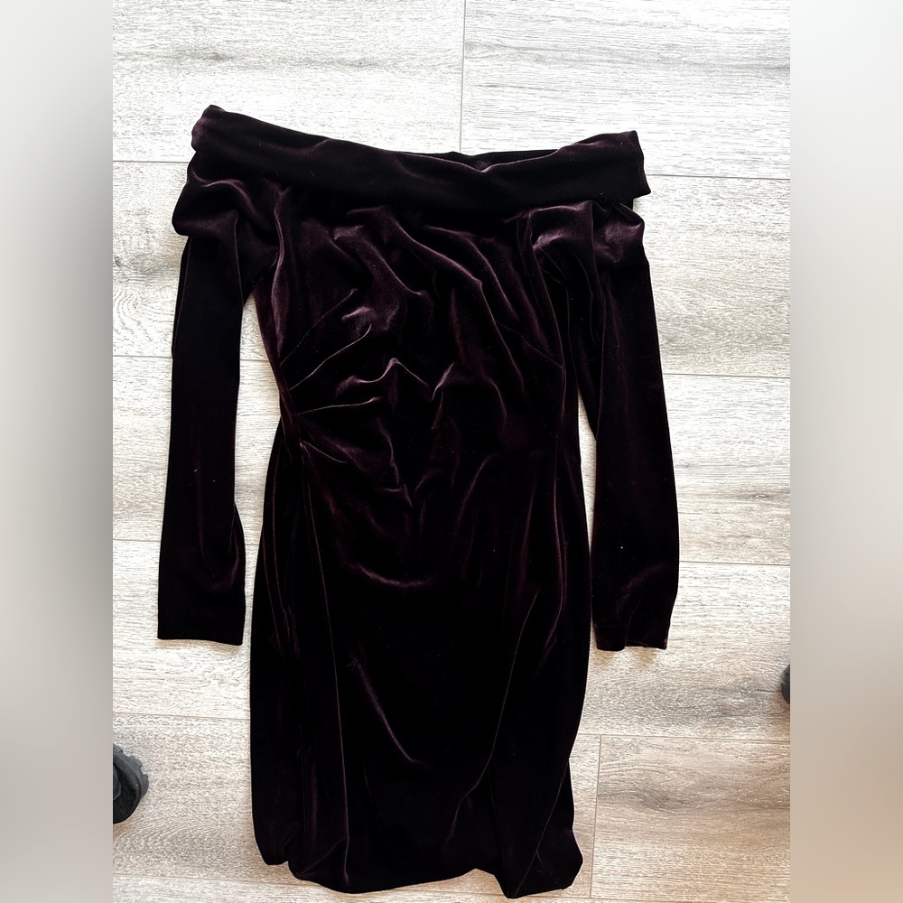 Eliza J Off-Shoulder Velvet Dress in Deep Purple